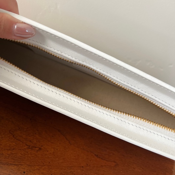 LIKE NEW AUTHENTIC JACQUEMUS Le Ciuciu Leather Shoulder Bag in White - Picture 8 of 11